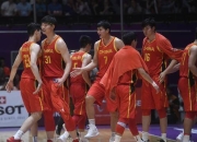 包含篮球名将转会大事件，球队阵容迎来新的挑战的词条